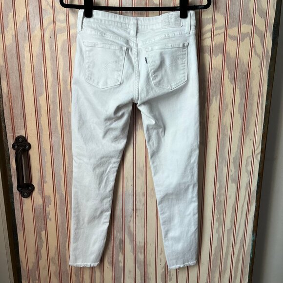 Levi's Woman's 711‎ White Denim Distressed Skinny Jeans Size 27 - Picture 11 of 13